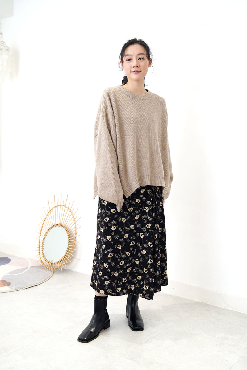 Oatmeal wool oversized sweater in side vents