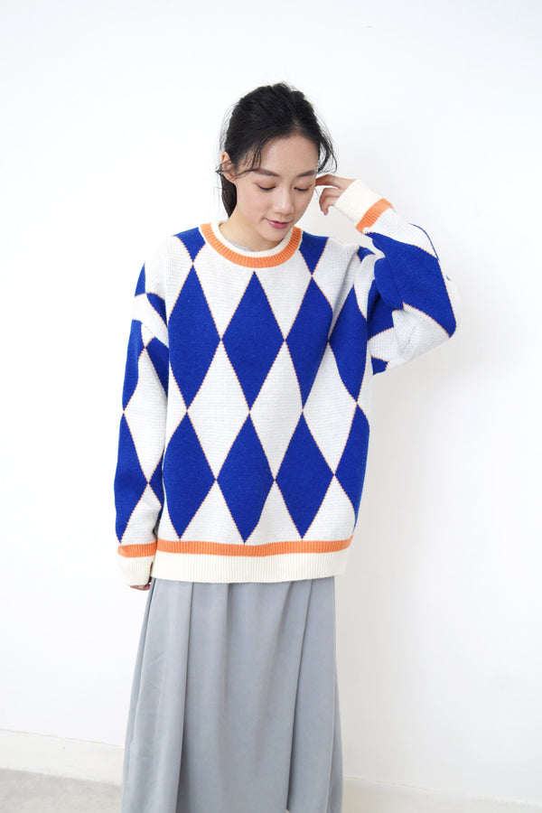 Blue diamond shape sweater