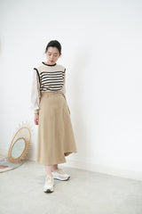 Beige stripes top in balloon sleeves