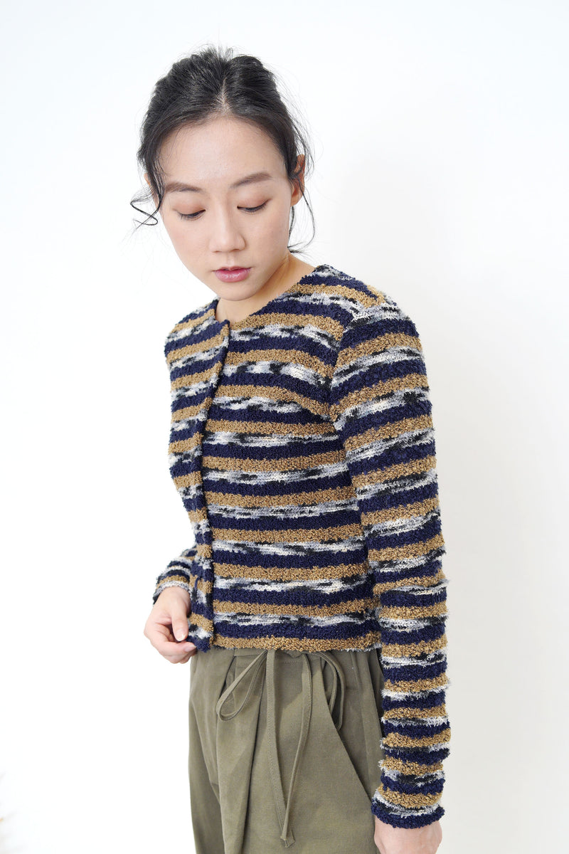 Navy stripes button top in crop cut