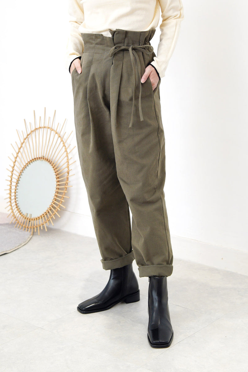 Khaki trousers w/ string details