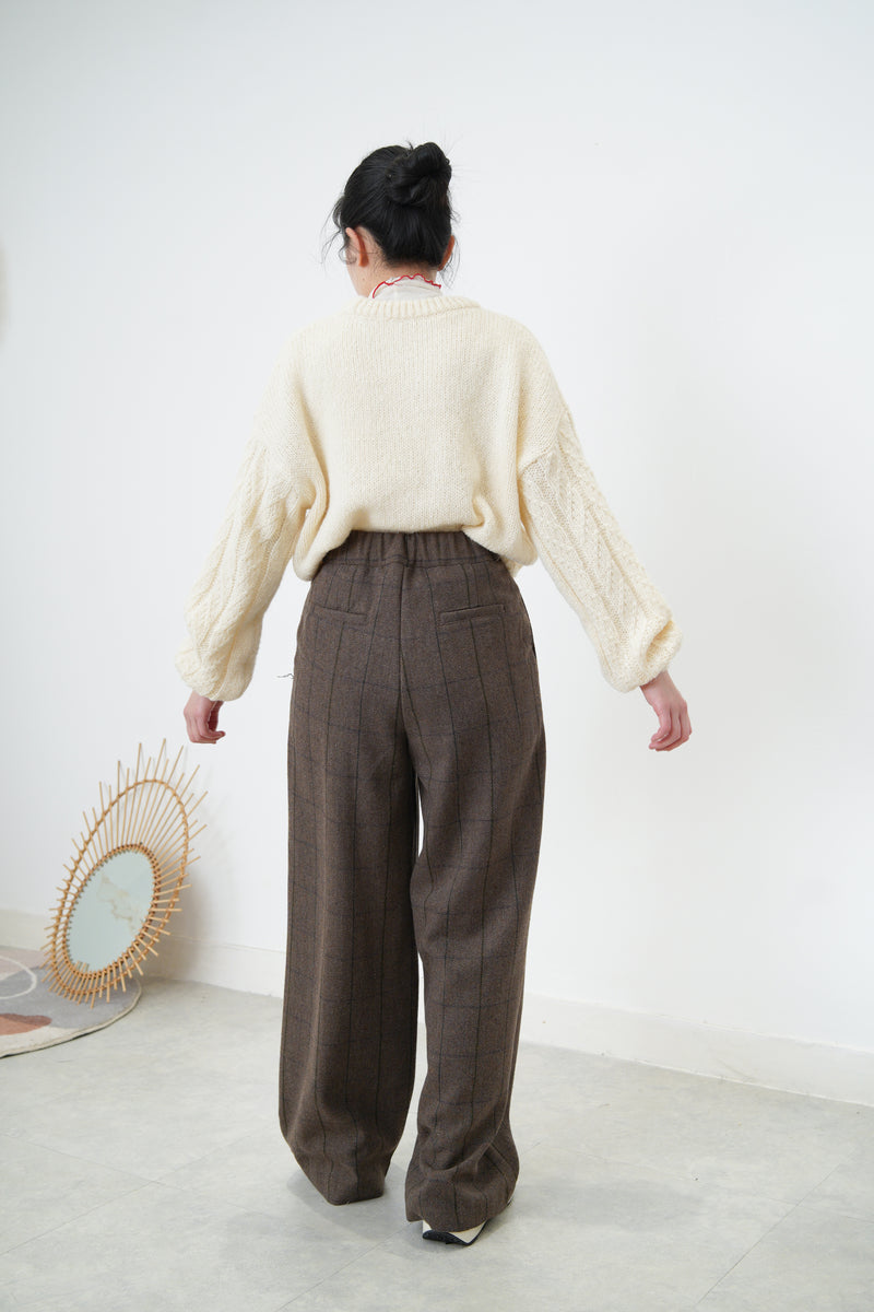 Ivory pattern sweater in balloon sleeves