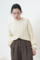 Ivory pattern sweater in balloon sleeves