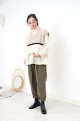 Duo tone v neck knit vest