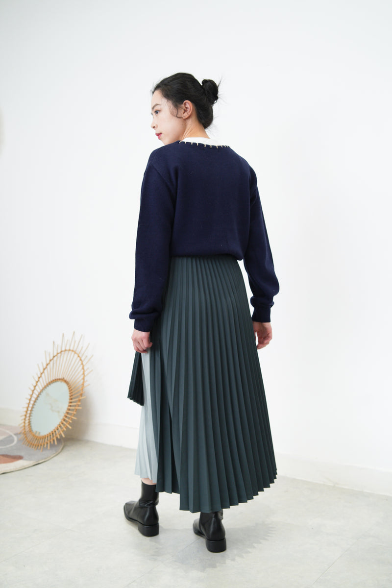 Navy cardigan w/ tweed outline triming