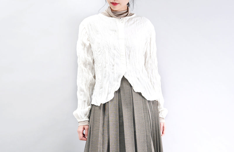 White wrinkle texture top