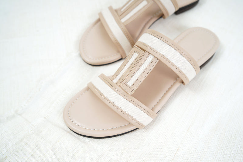 Nude flat leather sandals