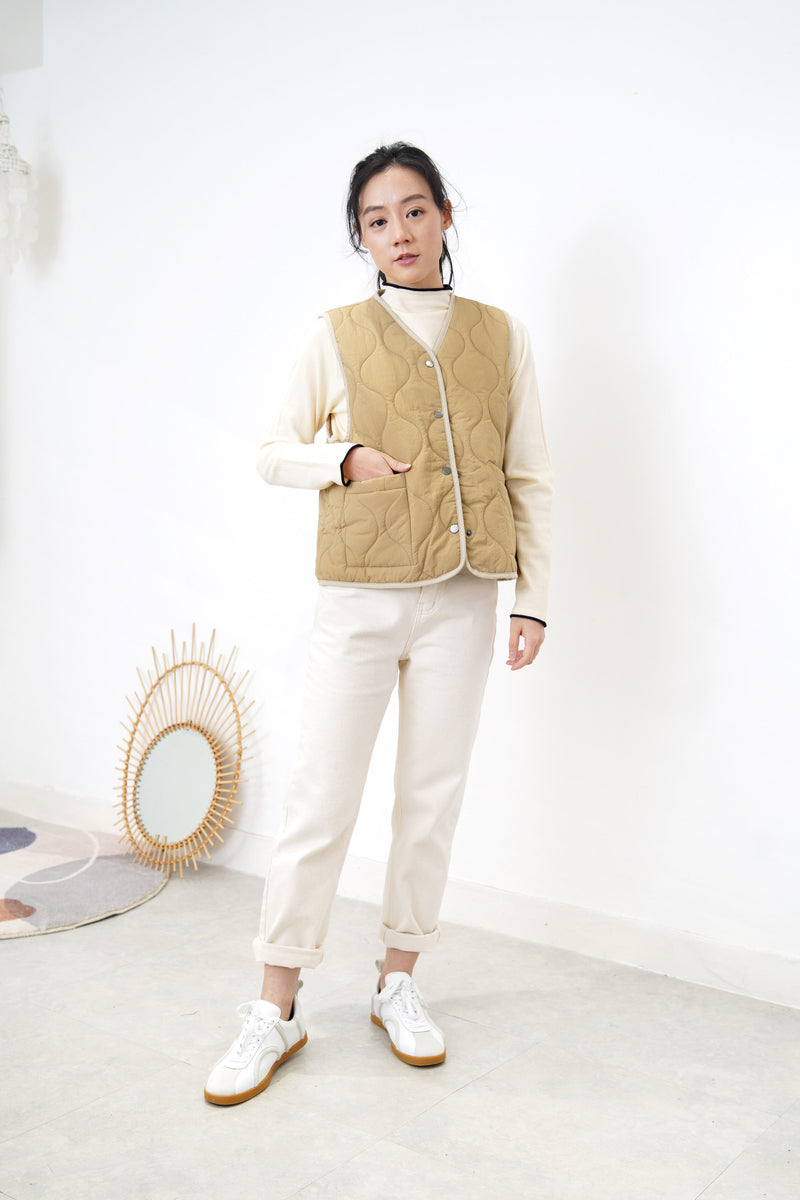 Beige quilted vest & coat in set