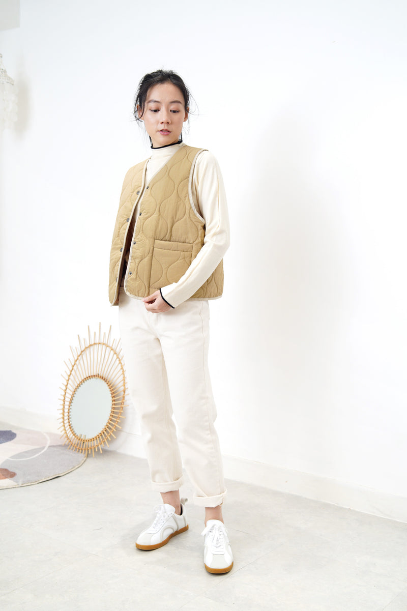 Beige quilted vest & coat in set