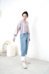 Straight cut jeans in contrast hem