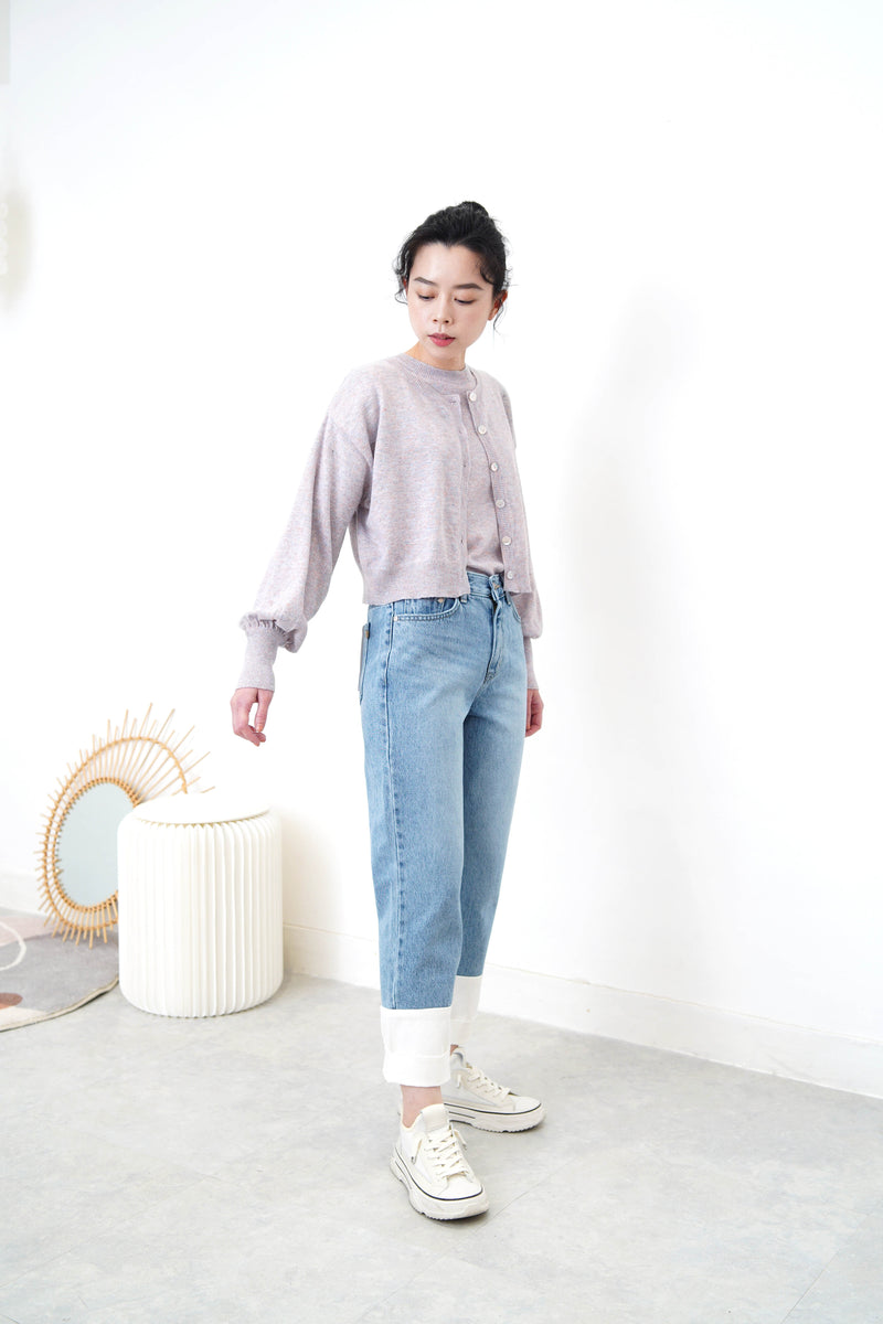 Straight cut jeans in contrast hem