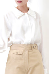 White shirt in layer ribbon collar