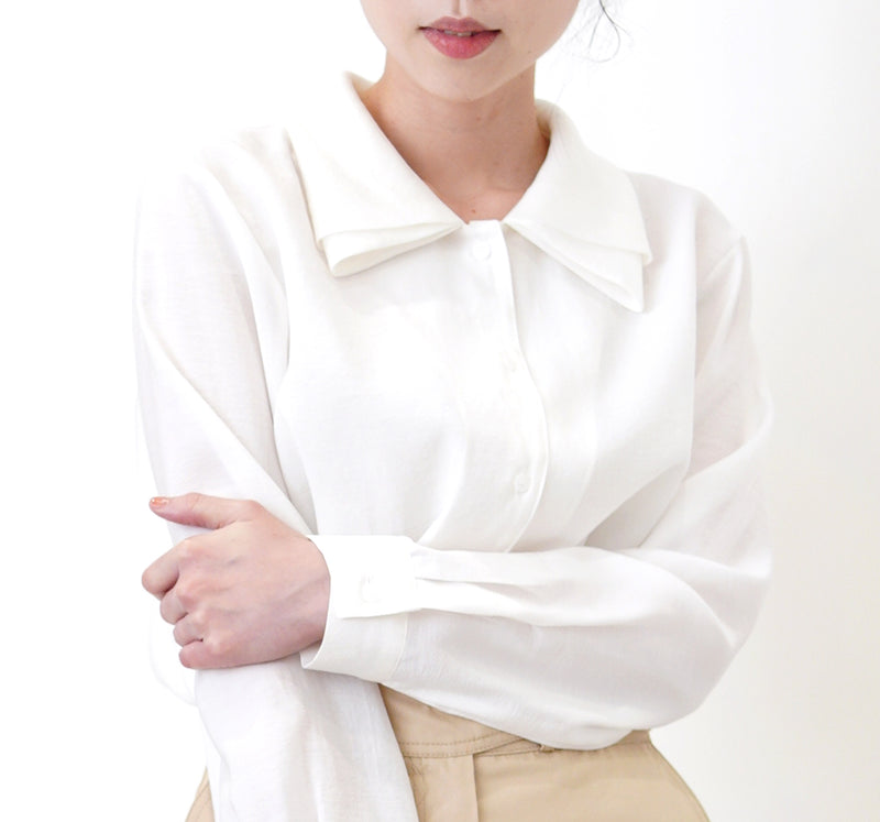 White shirt in layer ribbon collar