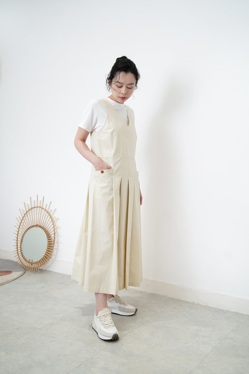 White basic tee