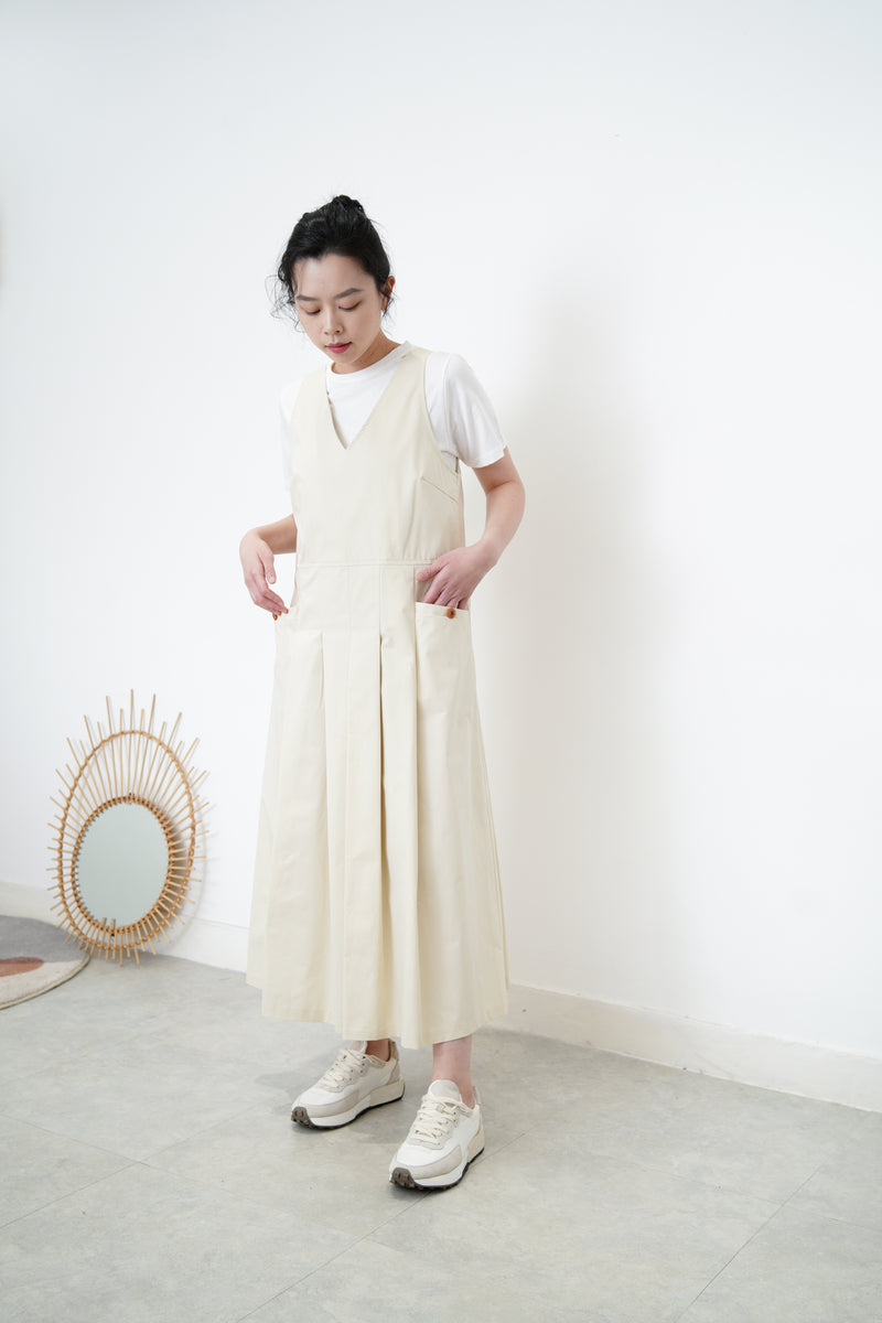 White basic tee