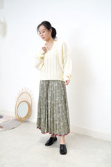 Ivory v neck sweater in twist pattern