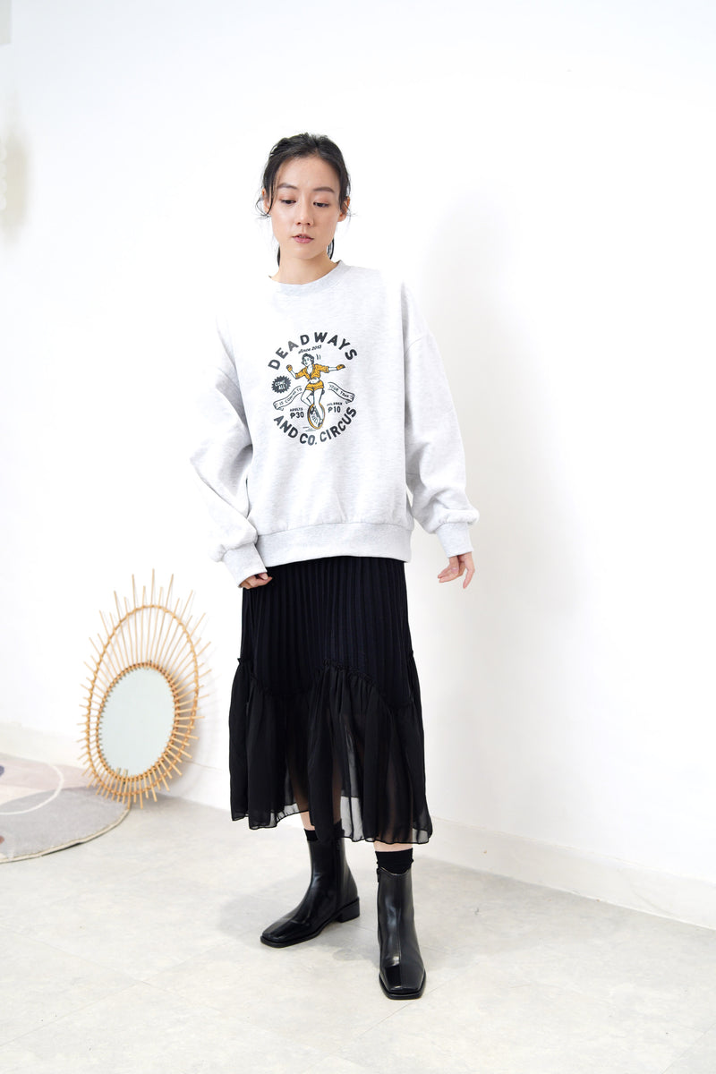 Grey pullover in vintage circus graphics