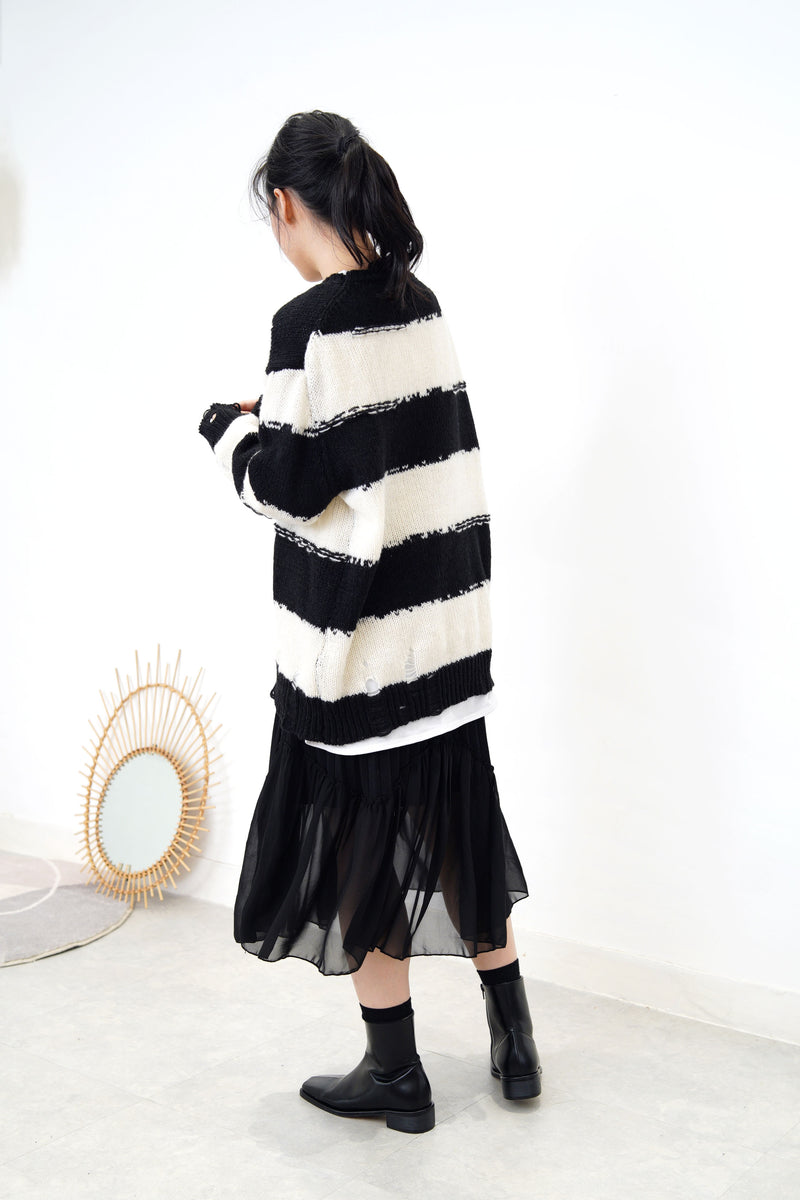 Black knit skirt w/ oganza  bottom