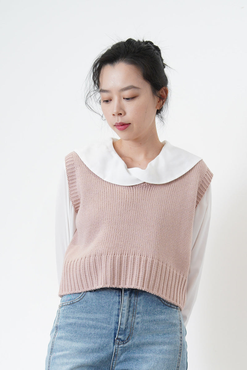 Dusty pink knit crop vest