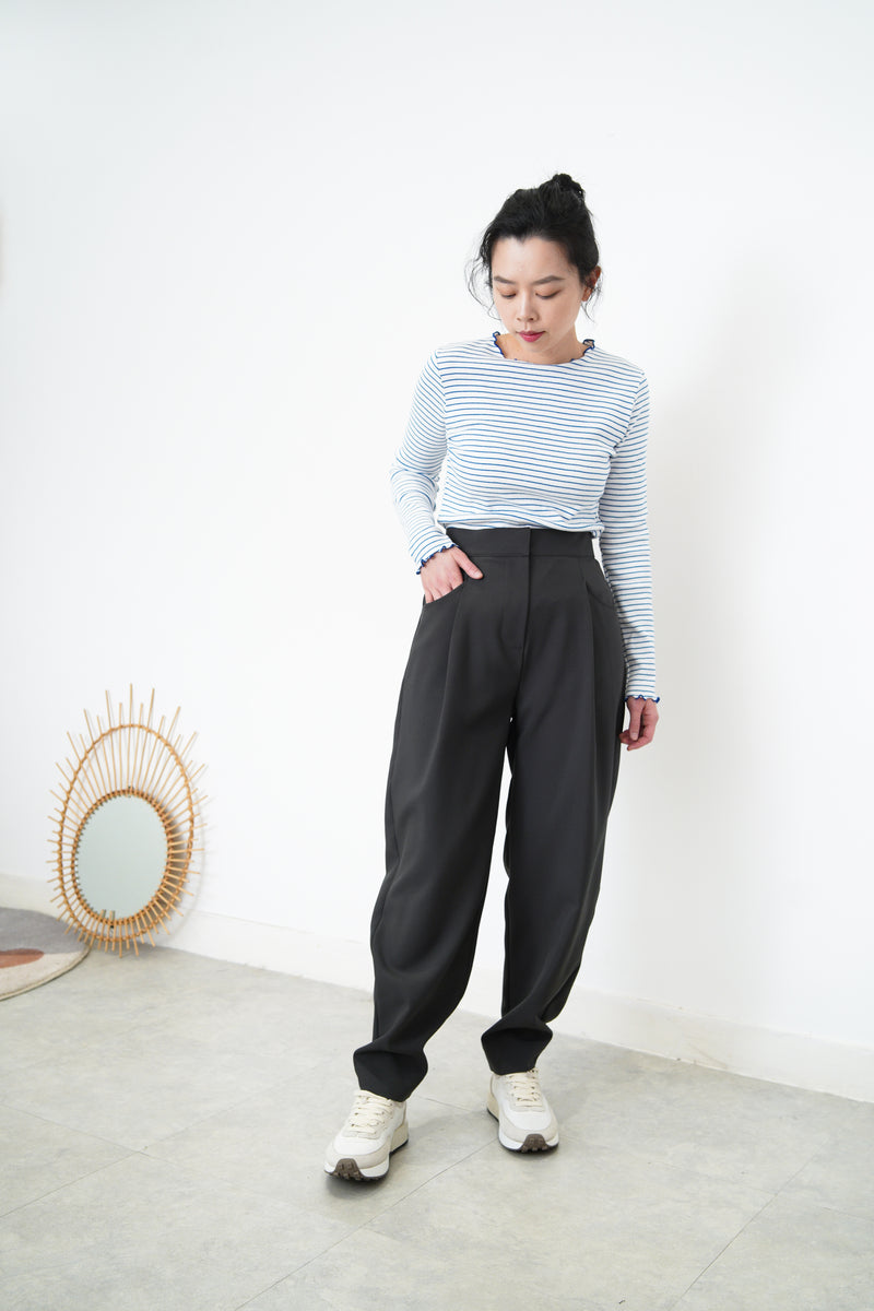 Grey trousers in pencil cut