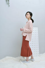 Light pink wool sweater in polo cut