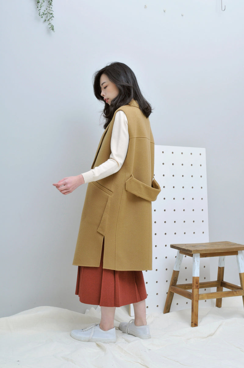 Beige waistcoat w/ detail back