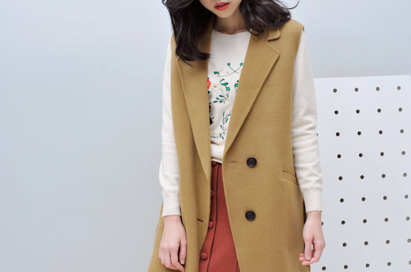 Beige waistcoat w/ detail back