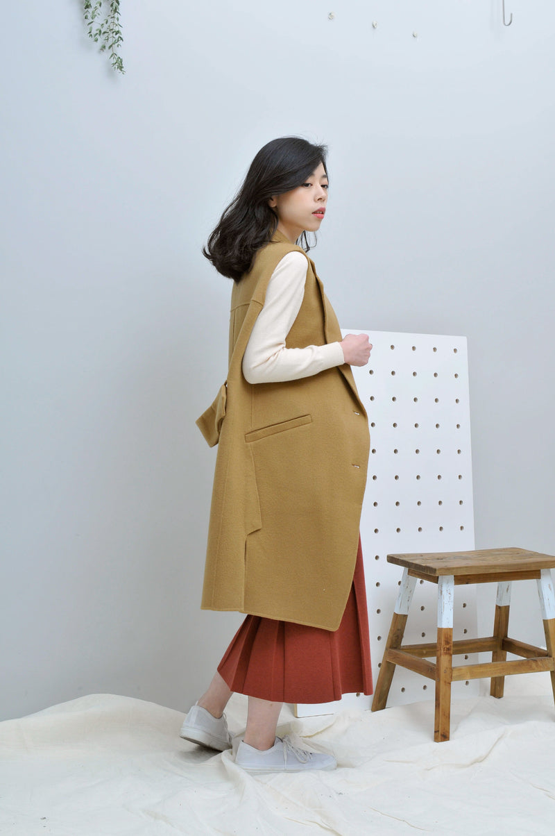 Beige waistcoat w/ detail back