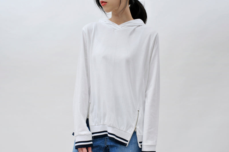 White cotton hoodie in zip detail