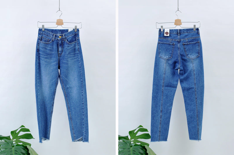 Blue jeans in stepped hem